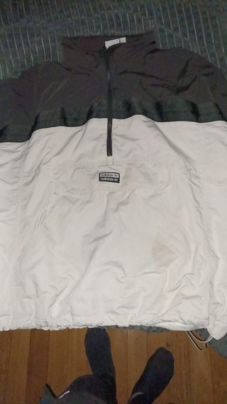 Chaqueta Adidas Negra y Blanca