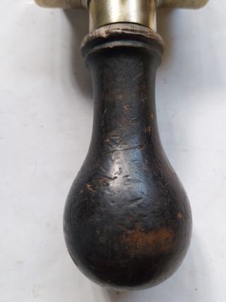 SELLO AUTOMÁTICO DE BRONCE.