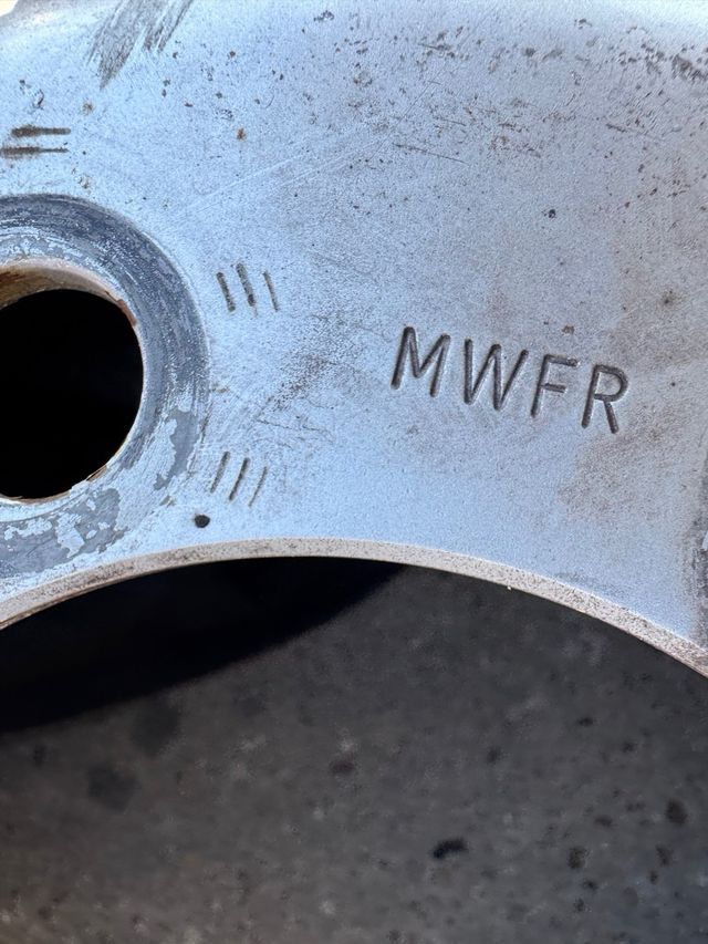 Llanta Uniroyal para furgón Iveco