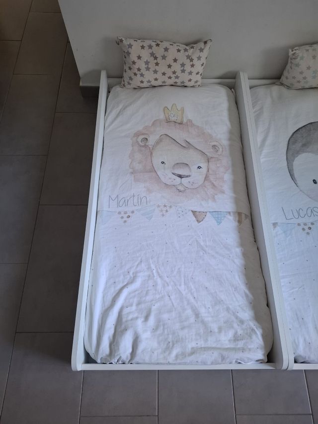 Cama Montessori a ras de suelo