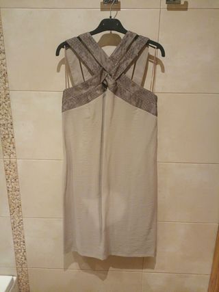 Vestido de boda gris de Andamio y chaqueta a juego