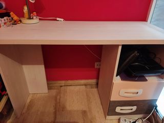 Muebles para habitación de niña.