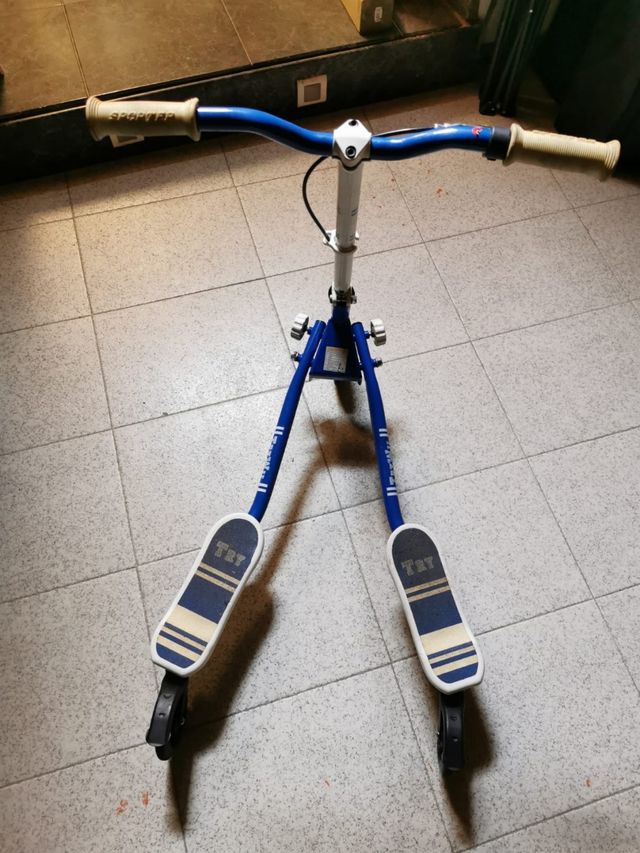 Patinete infantil azul