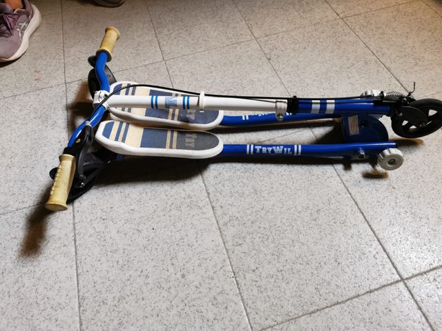 Patinete infantil azul