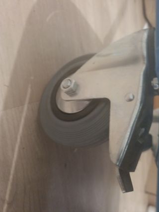 Carretilla industrial azul