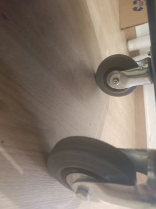 Carretilla industrial azul