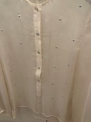 Camisa Zara Seda Morera Beige Tachuelas