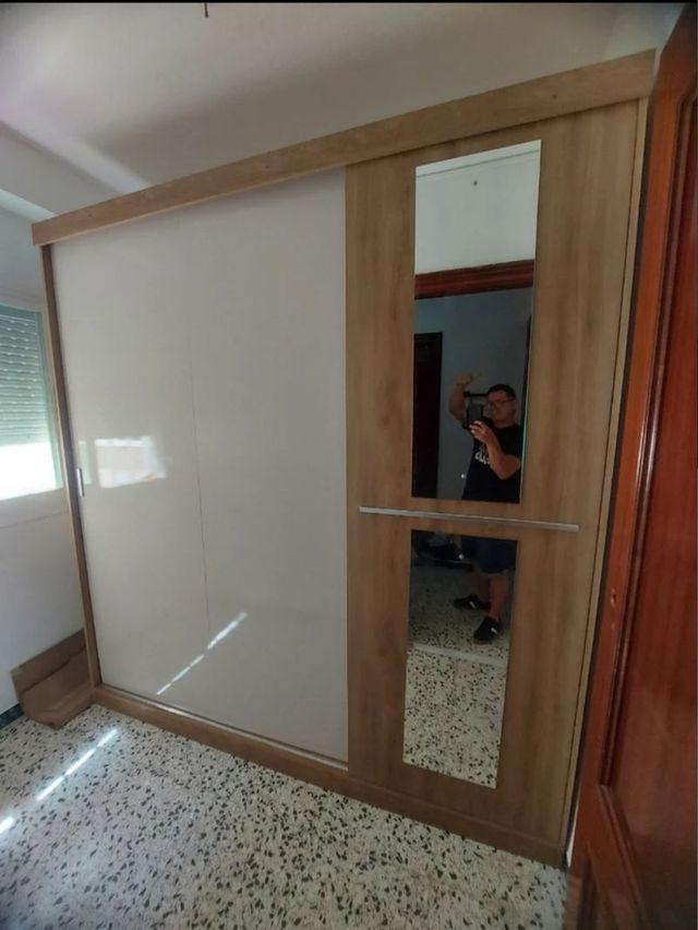 CARPINTERO Y MONTAJE DE MUEBLES