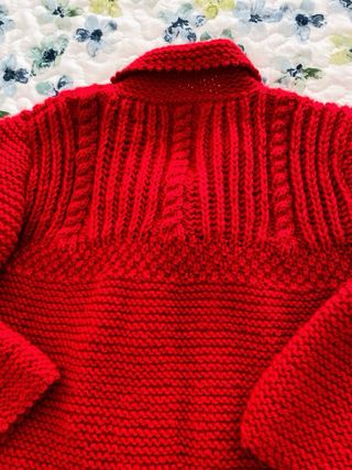 Abrigo tejido a mano 12/24 meses