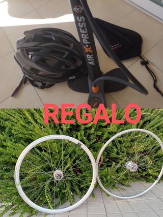 Bicicleta de paseo, color burdeos + regalos