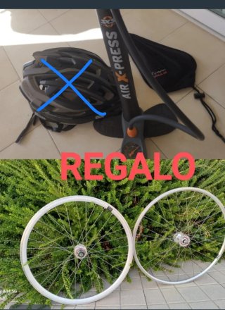 Bicicleta de paseo, color burdeos + regalos.