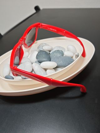 Gafas de sol rojas con estuche Made for SUN