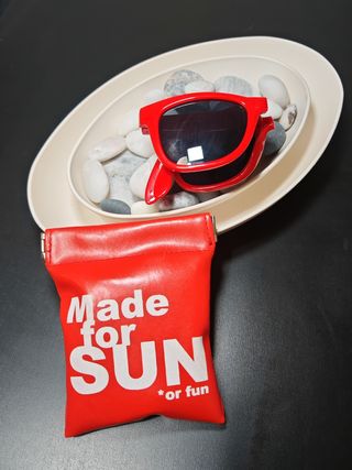 Gafas de sol rojas con estuche Made for SUN