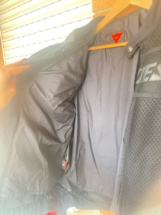 Chaqueta Moto Dainese Negra y Roja Hombre