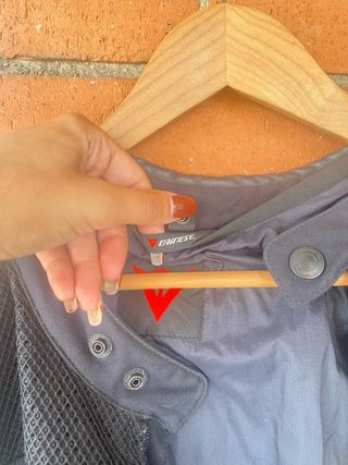 Chaqueta Moto Dainese Negra y Roja Hombre