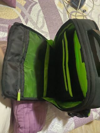 Maletín portátil Leitz negro y verde