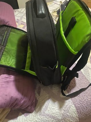 Maletín portátil Leitz negro y verde