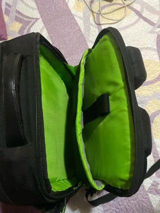 Maletín portátil Leitz negro y verde