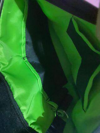 Maletín portátil Leitz negro y verde