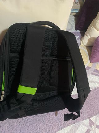 Maletín portátil Leitz negro y verde