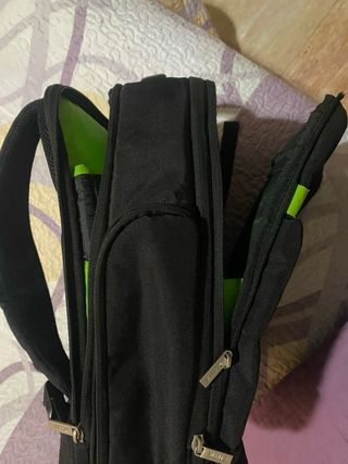 Maletín portátil Leitz negro y verde