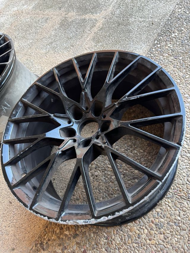 Pneumatici originali M2 Competition per la riparazione