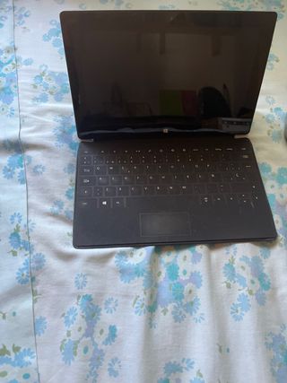 Tablet Microsoft Surface Negra con Teclado