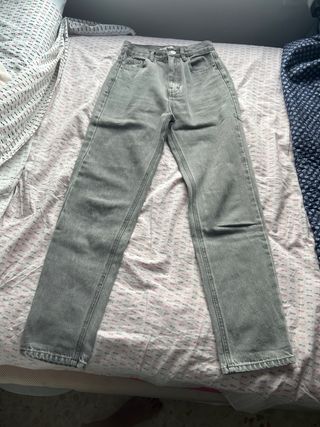 Pantalón vaquero gris Pull and Bear talla 32
