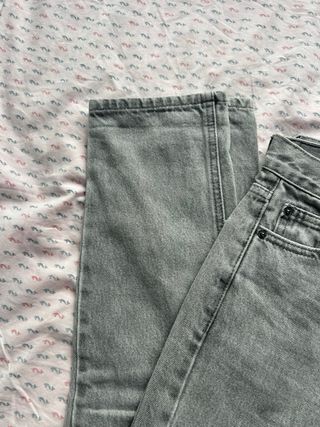 Pantalón vaquero gris Pull and Bear talla 32