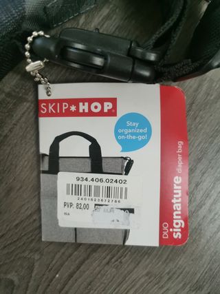 Bolso Skip Hop Chevron Gris