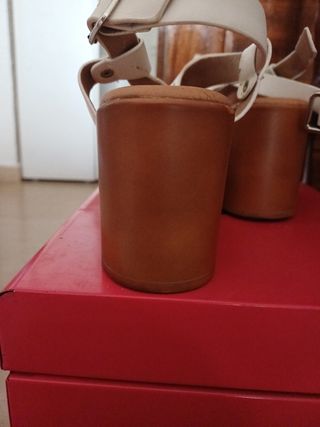 Sandalias blancas de cuña para mujer