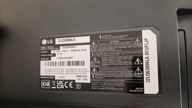 LG 32" Full HD Smart TV WiFi-42 + Soporte Pared