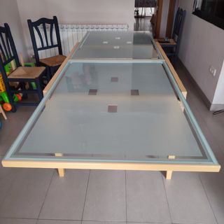 Mesa de comedor extensible  de madera y cristal