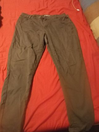 Pantalón vaquero verde oliva ,levanta el culo