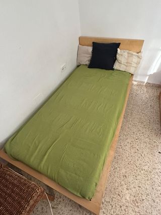 Cama Malm con somier y colchón