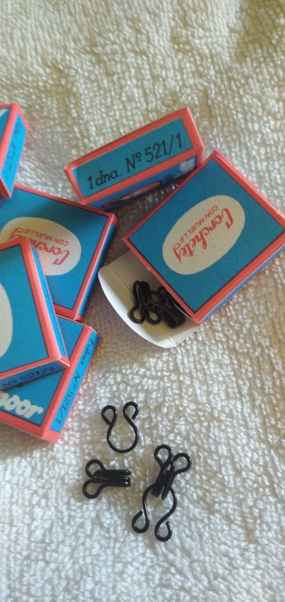 10 Cajas de corchetes Waldes Koh-i-noor Negros