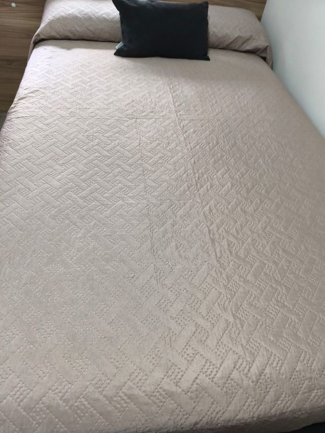 Colcha de verão bege