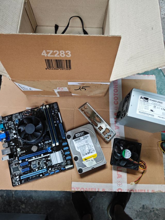 Componenti PC ASUS: Scheda Madre, Hard Disk, Alime