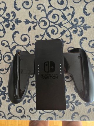 Nintendo Switch con mandos y micro SD
