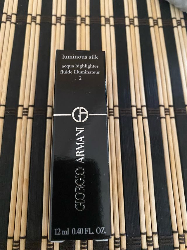 Giorgio Armani Luminous Silk Highlighter 2