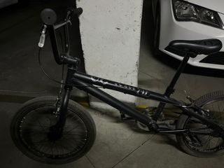 Bicicleta BMX Negra