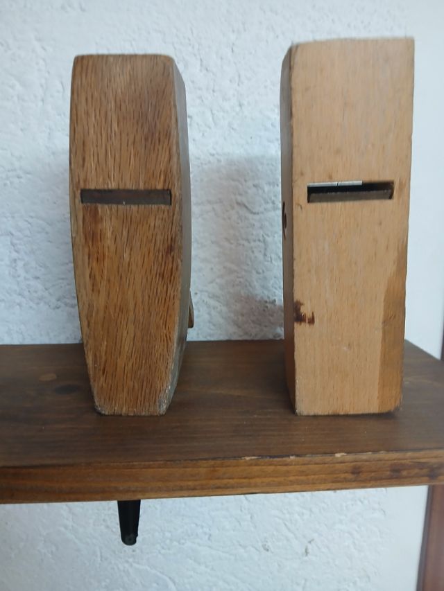 2 Cepillos de carpintero de madera en buen estado 