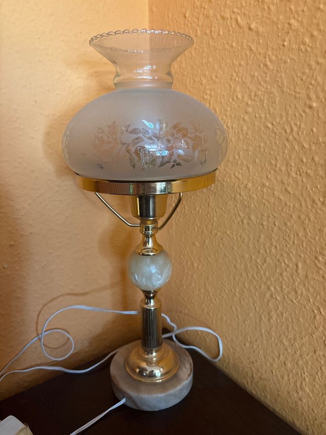 Lámpara Vintage dorada y Mármol
