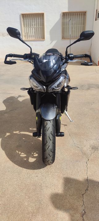 Triumph Street Triple R 765 CC 120cv
