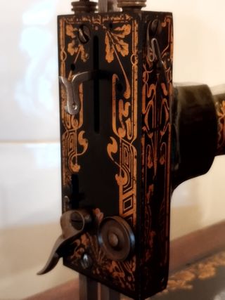 Antigua máquina de coser Frister