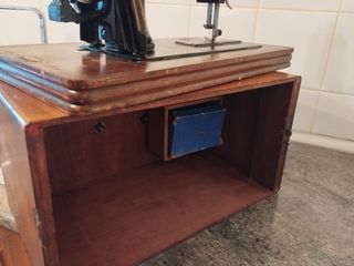 Antigua máquina de coser Frister