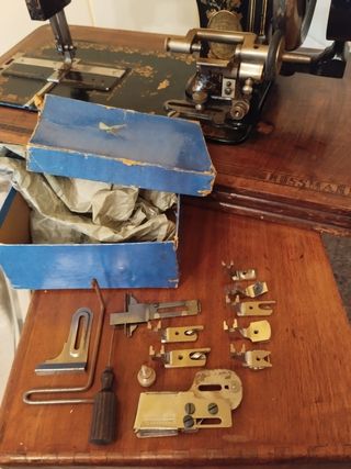 Antigua máquina de coser Frister