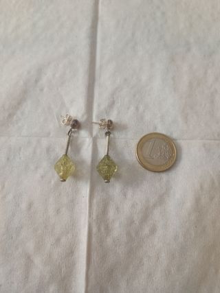 Pendientes de plata con abalorio verde