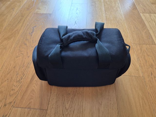 Borsa fotografica Amazon Basics