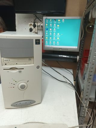 n-20, PC retro Pentium III, 800MHz con Windows 98
